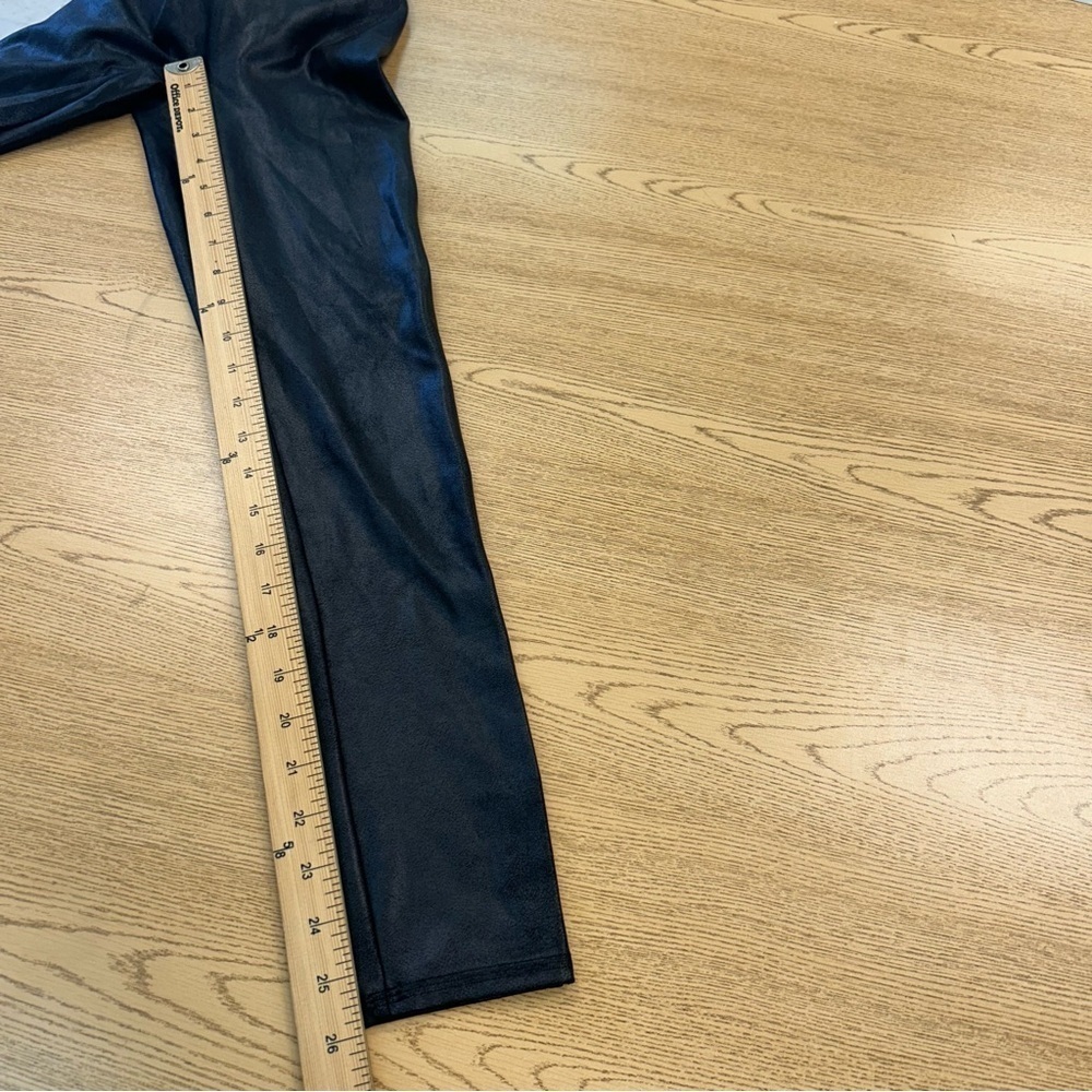 Spanx faux leather shaping leggings medium petite - Picture 5 of 5